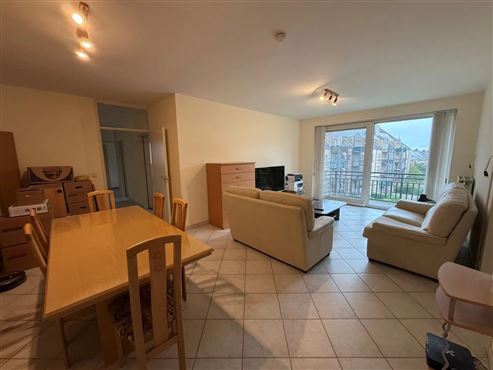 Angenehmes Wohnen im Grünen in hervorragender Lage in Etterbeek – Großzügige Wohnung mit Balkon, privatem Gemeinschaftsgarten, Tiefgaragenstellplatz und Keller