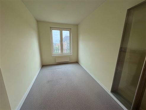 Angenehmes Wohnen im Grünen in hervorragender Lage in Etterbeek – Großzügige Wohnung mit Balkon, privatem Gemeinschaftsgarten, Tiefgaragenstellplatz und Keller