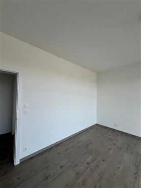 Exklusives Penthouse mit großzügiger Sonnenterrasse und Panoramablick, stilvolles Wohnen in grenznaher Lage