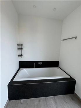 Exklusives Penthouse mit großzügiger Sonnenterrasse und Panoramablick, stilvolles Wohnen in grenznaher Lage
