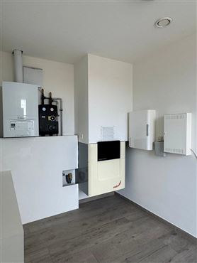 Exklusives Penthouse mit großzügiger Sonnenterrasse und Panoramablick, stilvolles Wohnen in grenznaher Lage