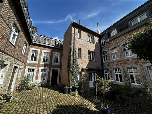Attraktive Kapitalanlage im Herzen von Eupen: Mehrfamilienhaus mit zehn Wohneinheiten, breiter Mieterstruktur, gepflegtem Bestand und zusätzlichem Entwicklungs- und Mietsteigerungspotenzial