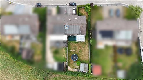 Doppelhaushälfte mit Potenzial in ruhiger und naturverbundener Grenzlage
