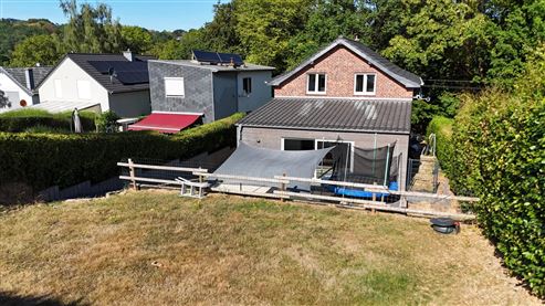 Freistehendes Einfamilienhaus mit neuwertigem Anbau in ruhiger und naturnaher Wohnlage
