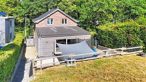 Freistehendes Einfamilienhaus mit neuwertigem Anbau in ruhiger und naturnaher Wohnlage
