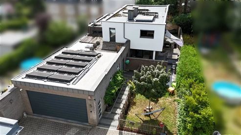 Modernes, hochwertiges und außergewöhnlich großzügiges Split-Level Haus in attraktiver Stadtrandlage
