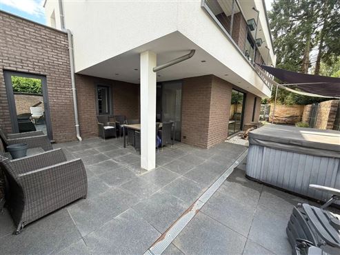 Modernes, hochwertiges und außergewöhnlich großzügiges Split-Level Haus in attraktiver Stadtrandlage