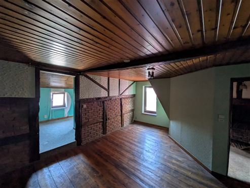 Renovierungsbedürftiges Eckhaus mit zwei Wohneinheiten & Potenzial in ruhiger Seitengasse im Stadtzentrum