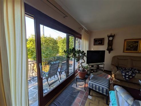 Freistehendes Einfamilienhaus mit großzügigem Grundstück und Panoramablick ins Grüne in Hauset