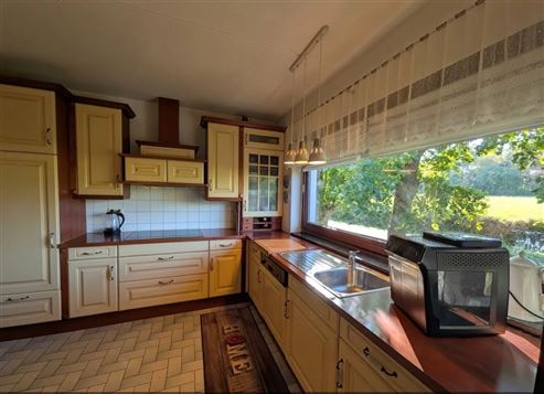 Freistehendes Einfamilienhaus mit großzügigem Grundstück und Panoramablick ins Grüne in Hauset