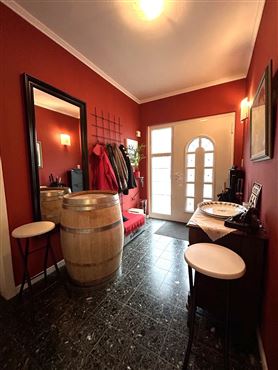 Großzügige Bungalow-Villa mit weitläufigem Garten und vielseitigem Wohnpotenzial im Dreiländereck und Grenzlage
