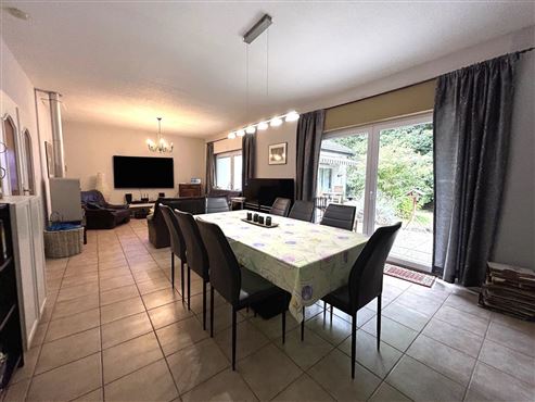 Großzügige Bungalow-Villa mit weitläufigem Garten und vielseitigem Wohnpotenzial im Dreiländereck und Grenzlage
