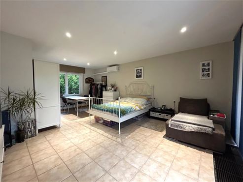 Großzügige Bungalow-Villa mit weitläufigem Garten und vielseitigem Wohnpotenzial im Dreiländereck und Grenzlage
