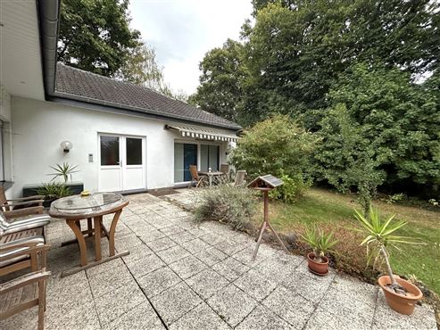 Großzügige Bungalow-Villa mit weitläufigem Garten und vielseitigem Wohnpotenzial im Dreiländereck und Grenzlage