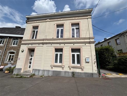 Großes Sanierungspotenzial in Zentrumsnähe von Eupen: Geräumiges Einfamilienhaus mit Innenhof