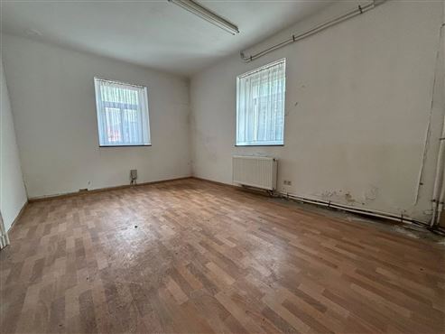 Großes Sanierungspotenzial in Zentrumsnähe von Eupen: Geräumiges Einfamilienhaus mit Innenhof