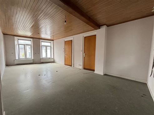 Großes Sanierungspotenzial in Zentrumsnähe von Eupen: Geräumiges Einfamilienhaus mit Innenhof