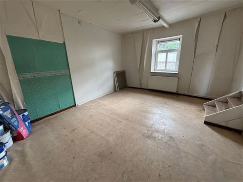 Großes Sanierungspotenzial in Zentrumsnähe von Eupen: Geräumiges Einfamilienhaus mit Innenhof