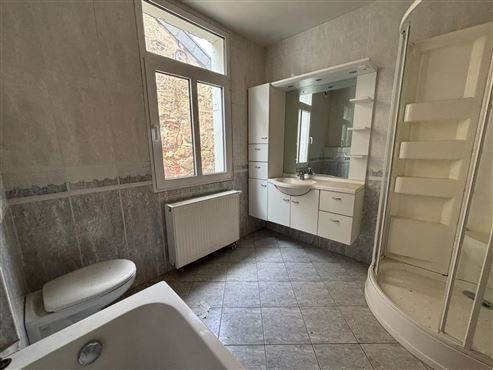 Großes Sanierungspotenzial in Zentrumsnähe von Eupen: Geräumiges Einfamilienhaus mit Innenhof