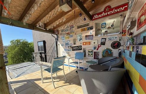 Leibrente mit Wohnrecht des Verkäufers & Liebhaberimmobilie – Ein Haus wie ein Kunstwerk, geprägt von Charakter  und Kreativität, mit Außenpool und einzigartigem Panoramablick