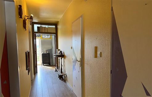 Leibrente mit Wohnrecht des Verkäufers & Liebhaberimmobilie – Ein Haus wie ein Kunstwerk, geprägt von Charakter  und Kreativität, mit Außenpool und einzigartigem Panoramablick