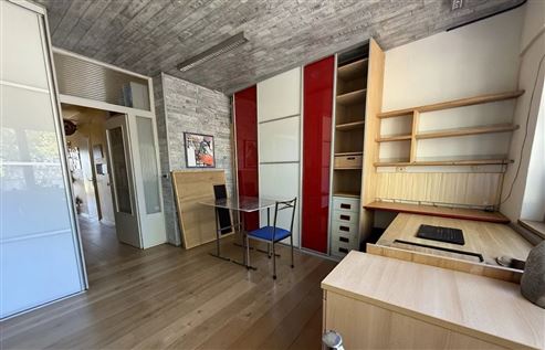 Leibrente mit Wohnrecht des Verkäufers & Liebhaberimmobilie – Ein Haus wie ein Kunstwerk, geprägt von Charakter  und Kreativität, mit Außenpool und einzigartigem Panoramablick