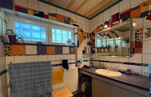 Leibrente mit Wohnrecht des Verkäufers & Liebhaberimmobilie – Ein Haus wie ein Kunstwerk, geprägt von Charakter  und Kreativität, mit Außenpool und einzigartigem Panoramablick