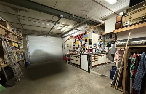Leibrente mit Wohnrecht des Verkäufers & Liebhaberimmobilie – Ein Haus wie ein Kunstwerk, geprägt von Charakter  und Kreativität, mit Außenpool und einzigartigem Panoramablick