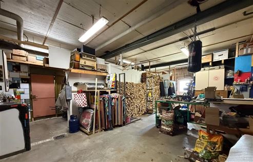 Leibrente mit Wohnrecht des Verkäufers & Liebhaberimmobilie – Ein Haus wie ein Kunstwerk, geprägt von Charakter  und Kreativität, mit Außenpool und einzigartigem Panoramablick