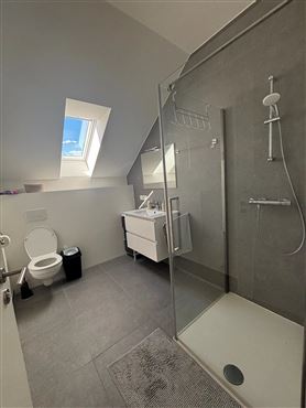 Wohnkomfort, Natur & Mobilität: Top-Neubauwohnung mit Sonnenbalkon und Parkplatz