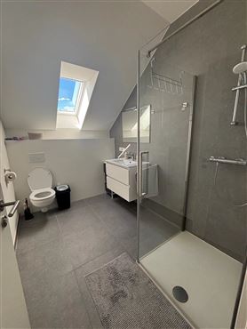 Wohnkomfort, Natur & Mobilität: Top-Neubauwohnung mit Sonnenbalkon und Parkplatz