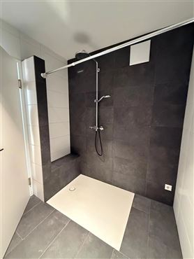Design- & Wohlfühl-Highlight – Traumhafte 4-Zimmer-Gartenwohnung mit Terrasse und Panoramablick im Tiroler Mittelgebirge ( Österreich)