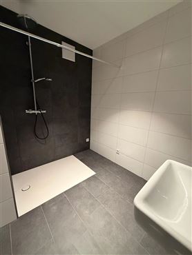 Design- & Wohlfühl-Highlight – Traumhafte 4-Zimmer-Gartenwohnung mit Terrasse und Panoramablick im Tiroler Mittelgebirge ( Österreich)