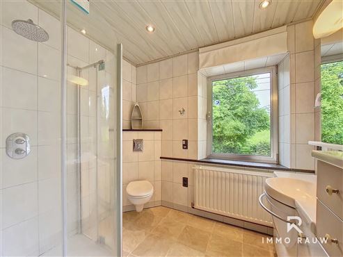 Großzügige Immobilie mit weitläufigem Garten und Ausbaupotenzial in Krinkelt zu verkaufen!