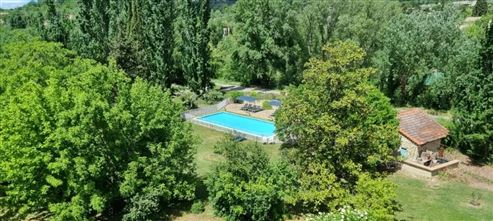 Außergewöhnliches Anwesen im Herzen der Drôme Provençale: Charmantes Hotel mit vielseitigem Potenzial – neu zu gestalten als Hotelprojekt, Gästehaus oder Familienanwesen