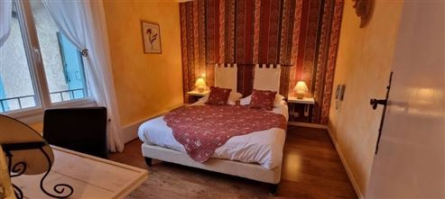 Außergewöhnliches Anwesen im Herzen der Drôme Provençale: Charmantes Hotel mit vielseitigem Potenzial – neu zu gestalten als Hotelprojekt, Gästehaus oder Familienanwesen