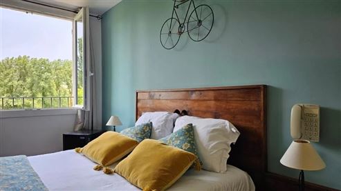 Außergewöhnliches Anwesen im Herzen der Drôme Provençale: Charmantes Hotel mit vielseitigem Potenzial – neu zu gestalten als Hotelprojekt, Gästehaus oder Familienanwesen