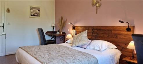 Außergewöhnliches Anwesen im Herzen der Drôme Provençale: Charmantes Hotel mit vielseitigem Potenzial – neu zu gestalten als Hotelprojekt, Gästehaus oder Familienanwesen