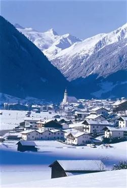 Hotelinvestment: Etabliertes Traditionshotel in den österreichischen Alpen in außergewöhnlicher Aussichtslage in Tirol