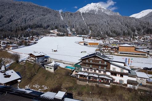 Hotelinvestment: Etabliertes Traditionshotel in den österreichischen Alpen in außergewöhnlicher Aussichtslage in Tirol