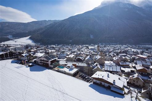 Hotelinvestment: Etabliertes Traditionshotel in den österreichischen Alpen in außergewöhnlicher Aussichtslage in Tirol