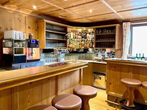 Hotelinvestment: Etabliertes Traditionshotel in den österreichischen Alpen in außergewöhnlicher Aussichtslage in Tirol