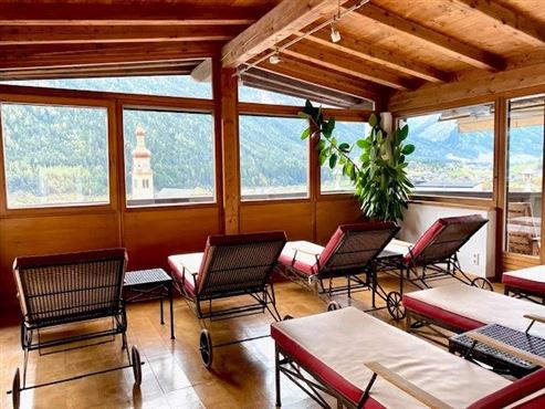 Hotelinvestment: Etabliertes Traditionshotel in den österreichischen Alpen in außergewöhnlicher Aussichtslage in Tirol