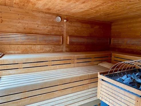 Hotelinvestment: Etabliertes Traditionshotel in den österreichischen Alpen in außergewöhnlicher Aussichtslage in Tirol