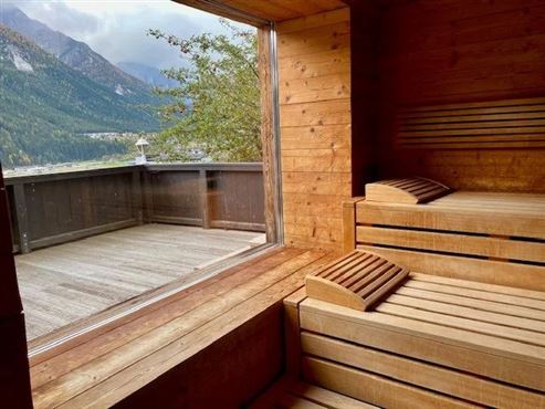Hotelinvestment: Etabliertes Traditionshotel in den österreichischen Alpen in außergewöhnlicher Aussichtslage in Tirol