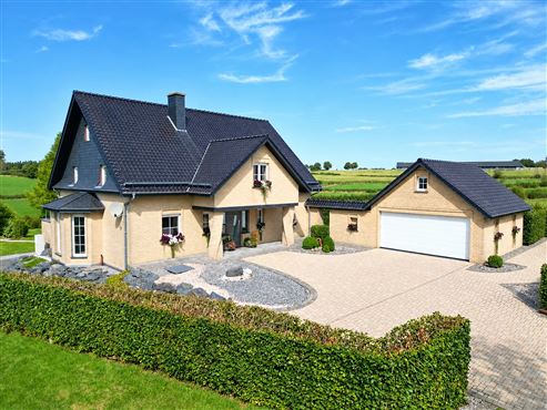 Modernes Zuhause mit traumhafter Aussicht in Hünningen zu verkaufen!