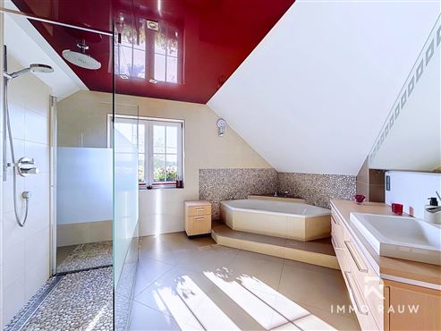 Modernes Zuhause mit traumhafter Aussicht in Hünningen zu verkaufen!