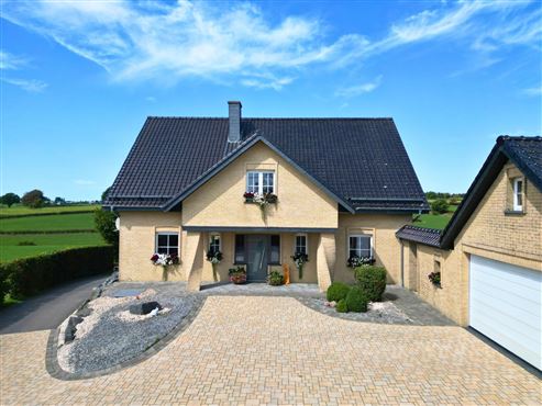 Modernes Zuhause mit traumhafter Aussicht in Hünningen zu verkaufen!