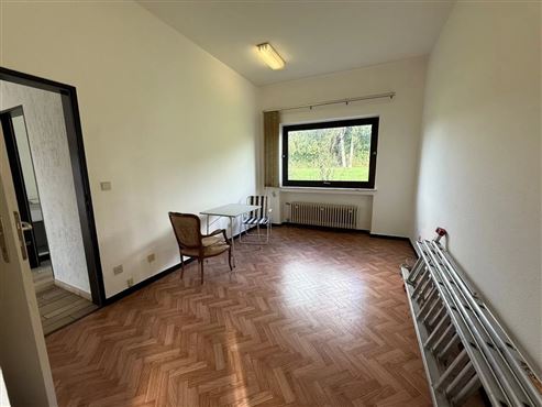 Bestehende Gewerbeimmobilie mit attraktivem Umnutzungspotenzial zum Einfamilienhaus in direkter Grenz – und Waldrandlage auf Köpfchen