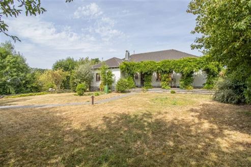 Villa mit Geschichte & Zukunft : Wunderschönes Tuchfabrikanten-Anwesen mit Entwicklungspotenzial !